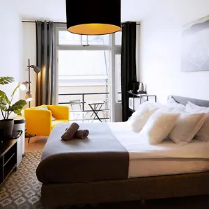  Couette-café Modern Hideout Ace Location