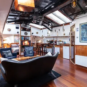  Bateau-hôtel Anna Houseboat